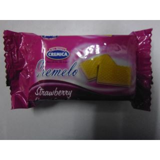 Strawberry Sandwich Cream Biscuits 22 g  Cremica